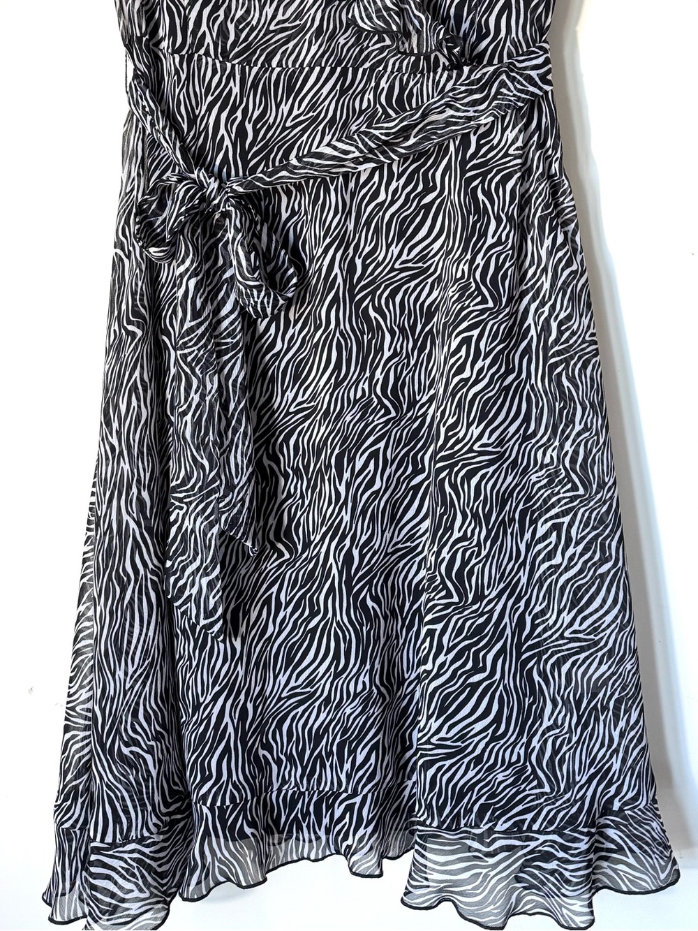 Christopher & Banks Zebra Print Sheer Flutter Sleeve Ruffle Dress sz 16 - Picture 3 of 9